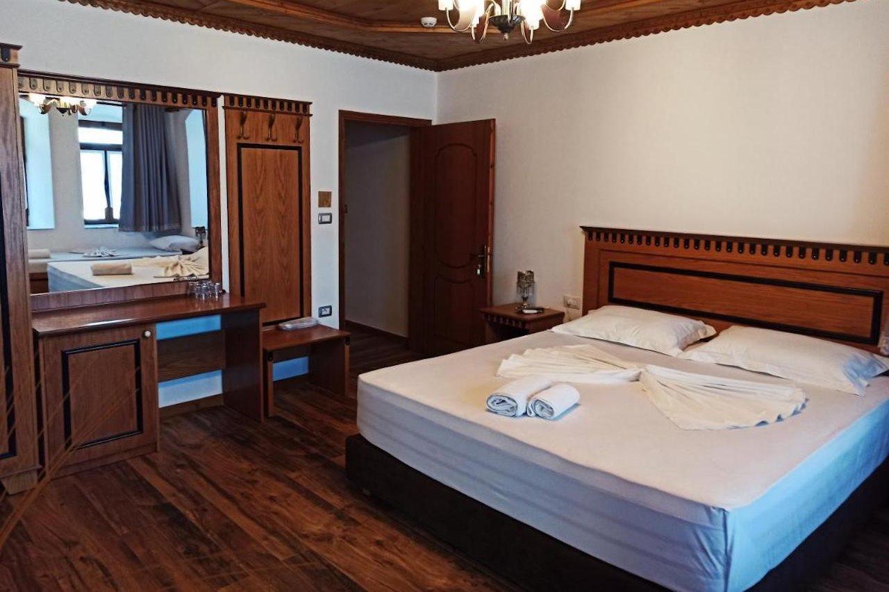 Boutique Hotel Praga Gjirokastër Exterior foto
