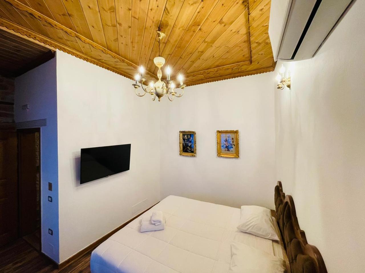 Boutique Hotel Praga Gjirokastër Habitación foto