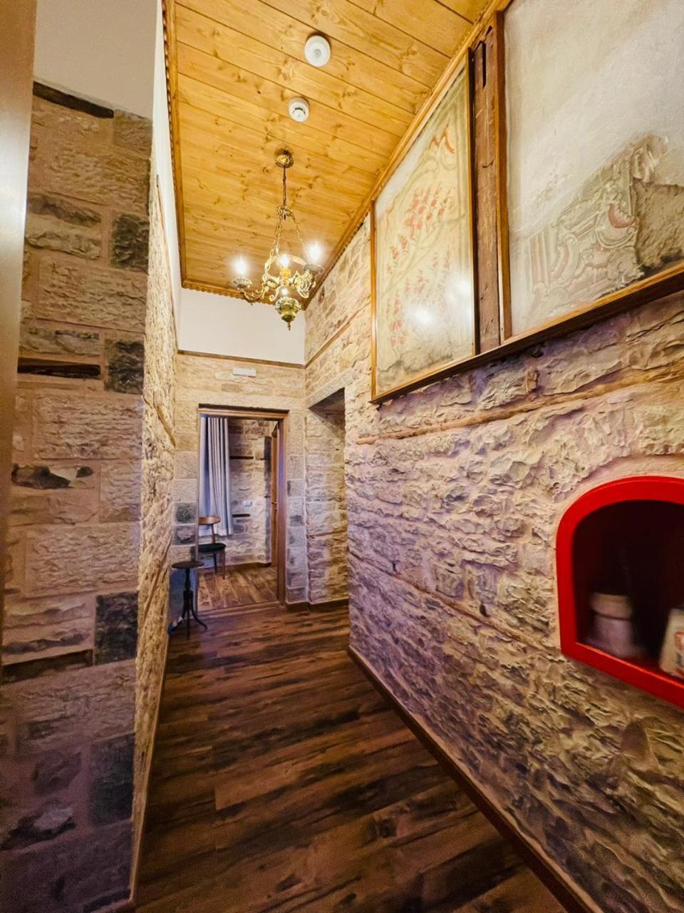 Boutique Hotel Praga Gjirokastër Habitación foto